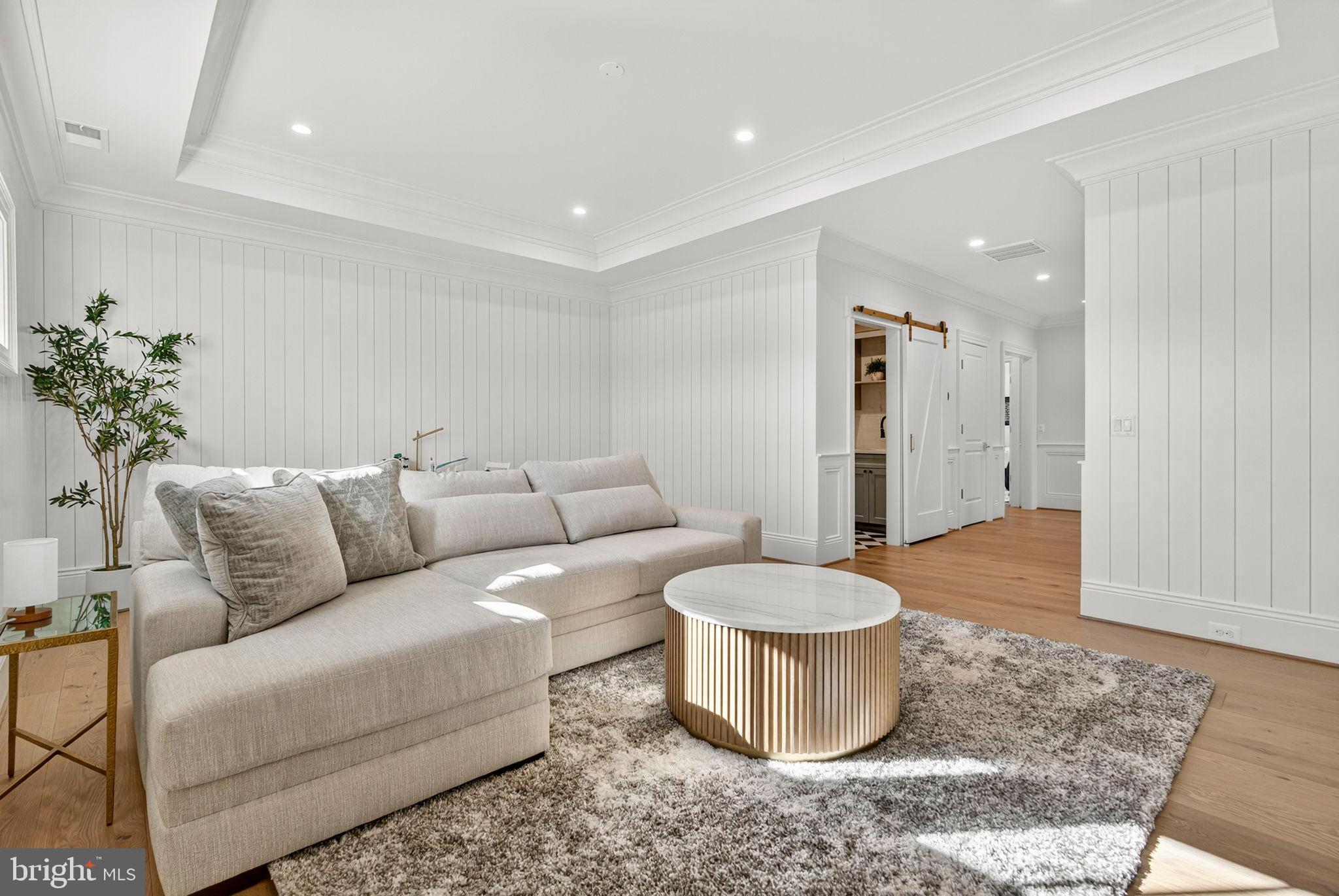 ESTATES @ CREIGHTON FARM - Residential