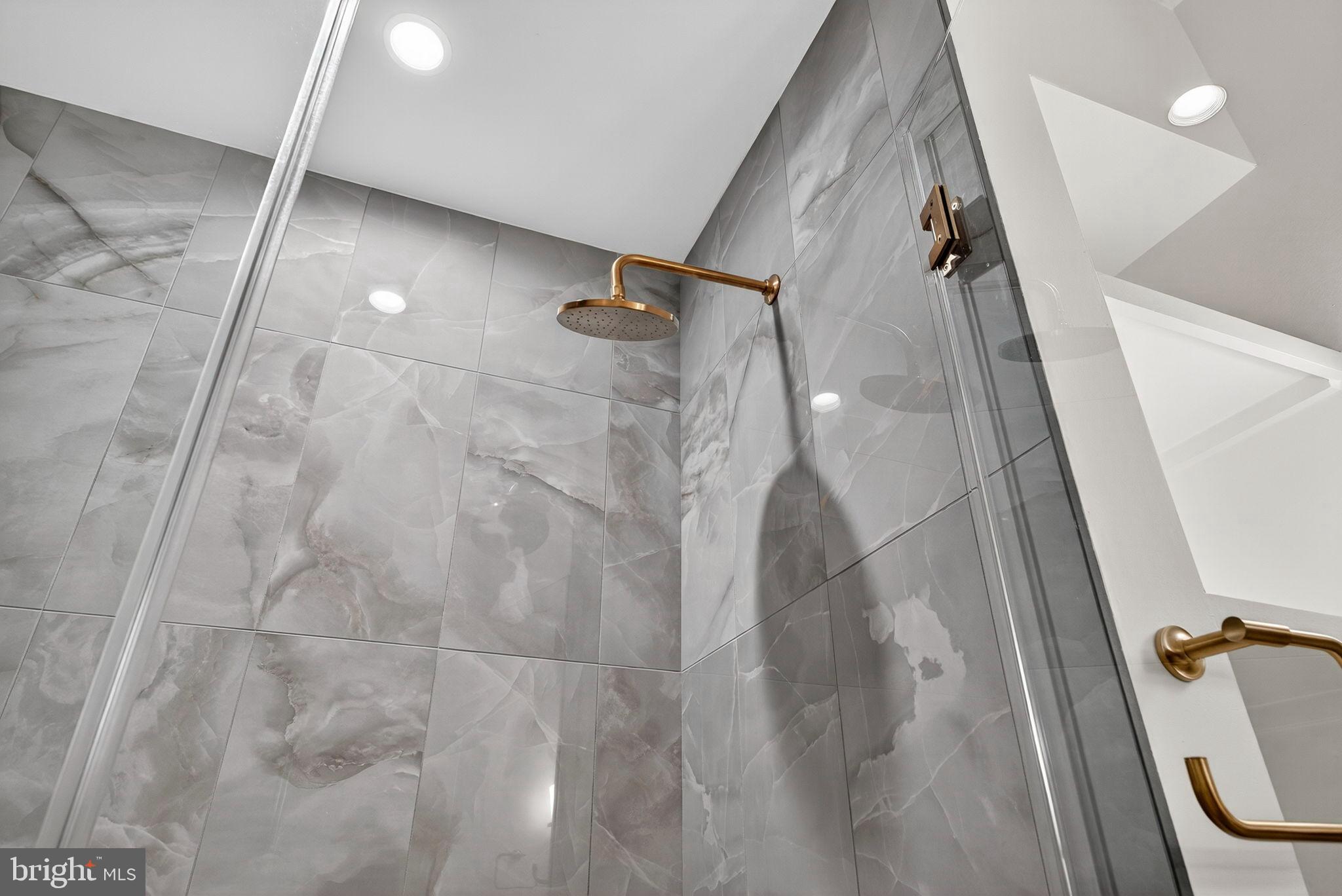 ESTATES @ CREIGHTON FARM - Residential