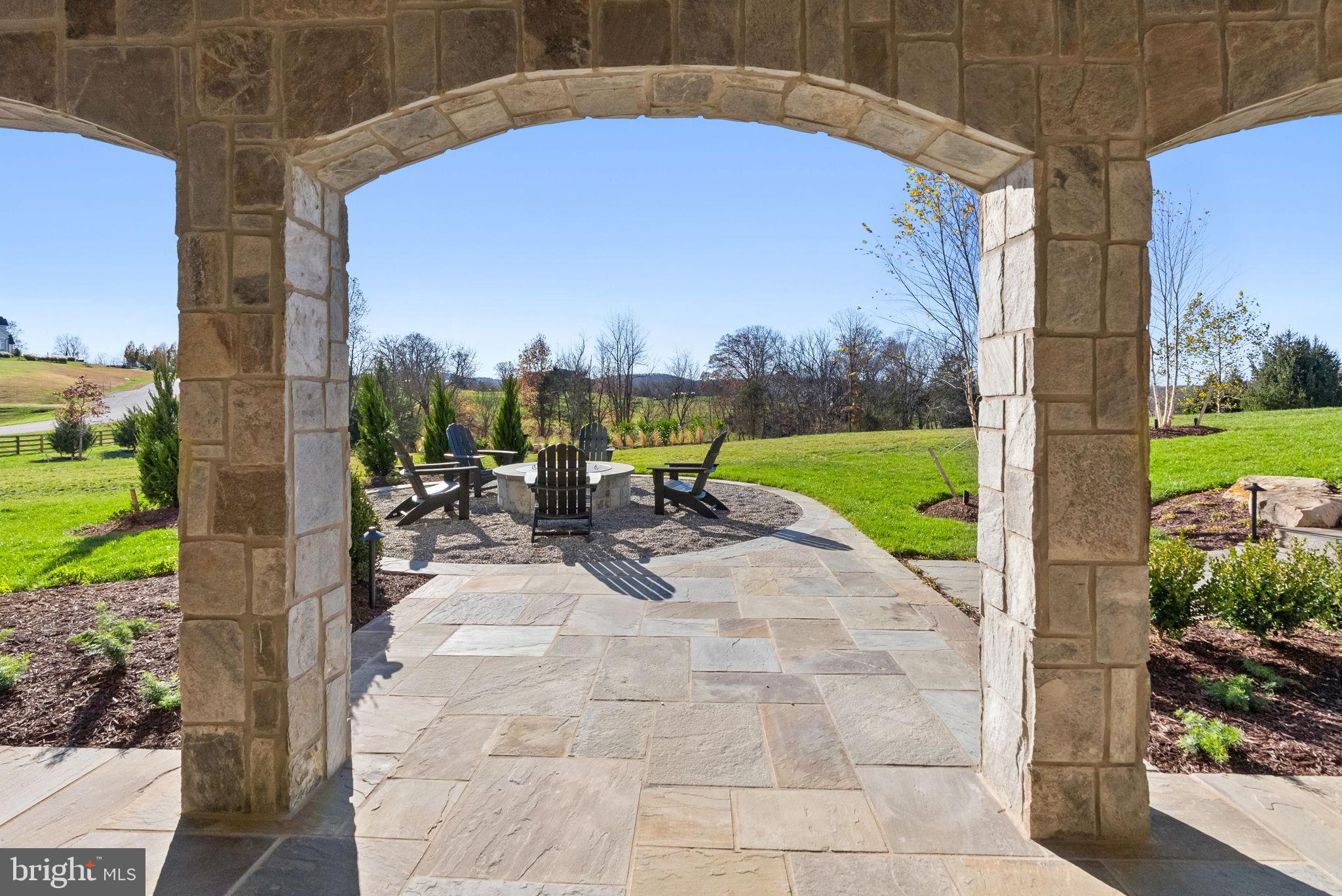 ESTATES @ CREIGHTON FARM - Residential