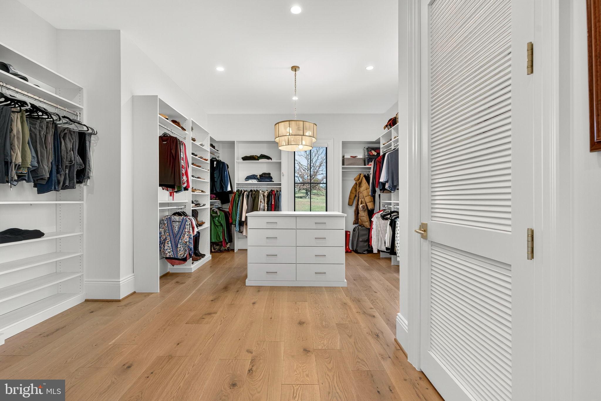 ESTATES @ CREIGHTON FARM - Residential