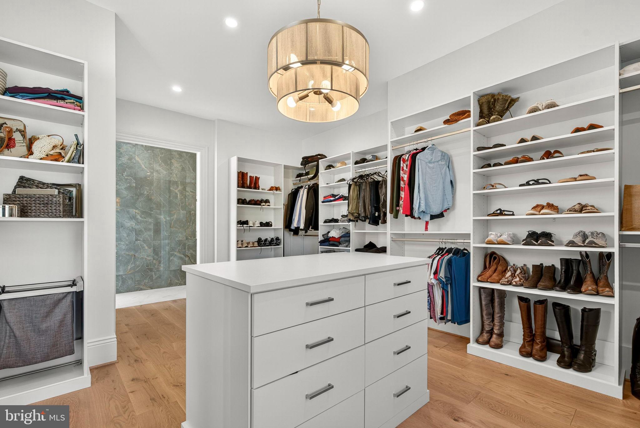 ESTATES @ CREIGHTON FARM - Residential