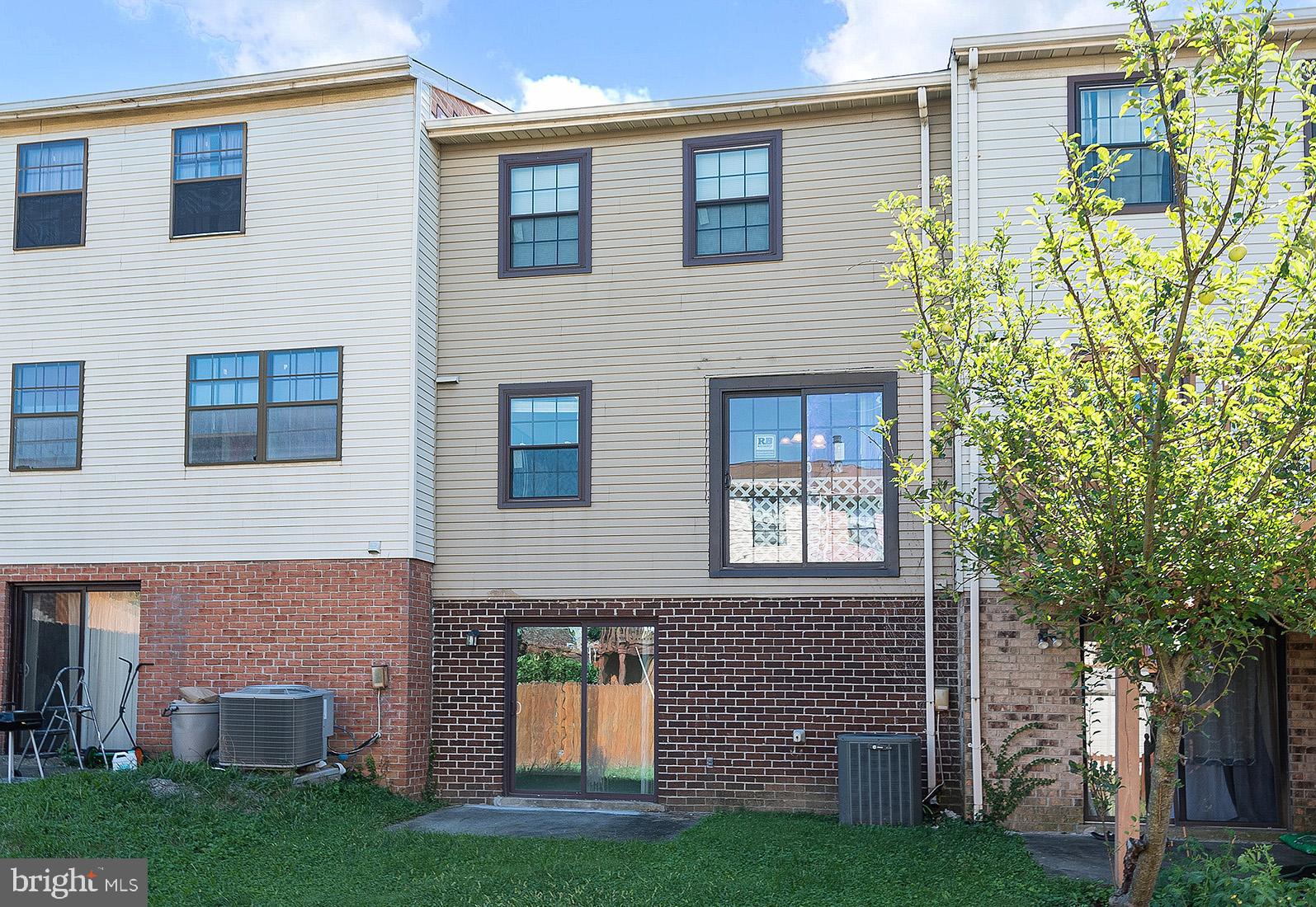 BROADFIELD AT WILTON FARM - Residential