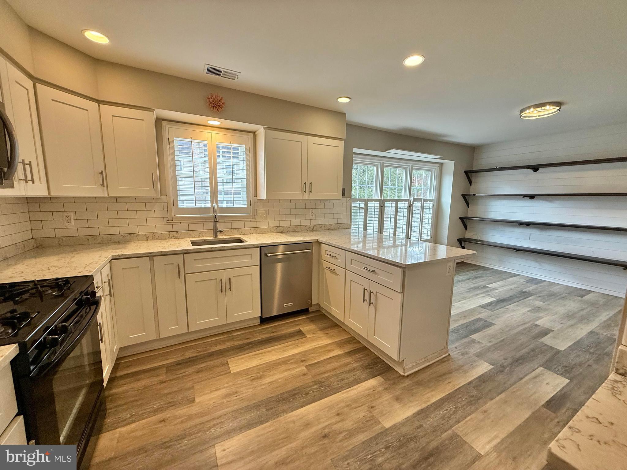 HUNTER VILLAGE - Residential Lease