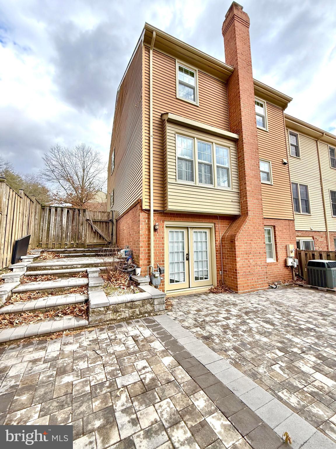 HUNTER VILLAGE - Residential Lease