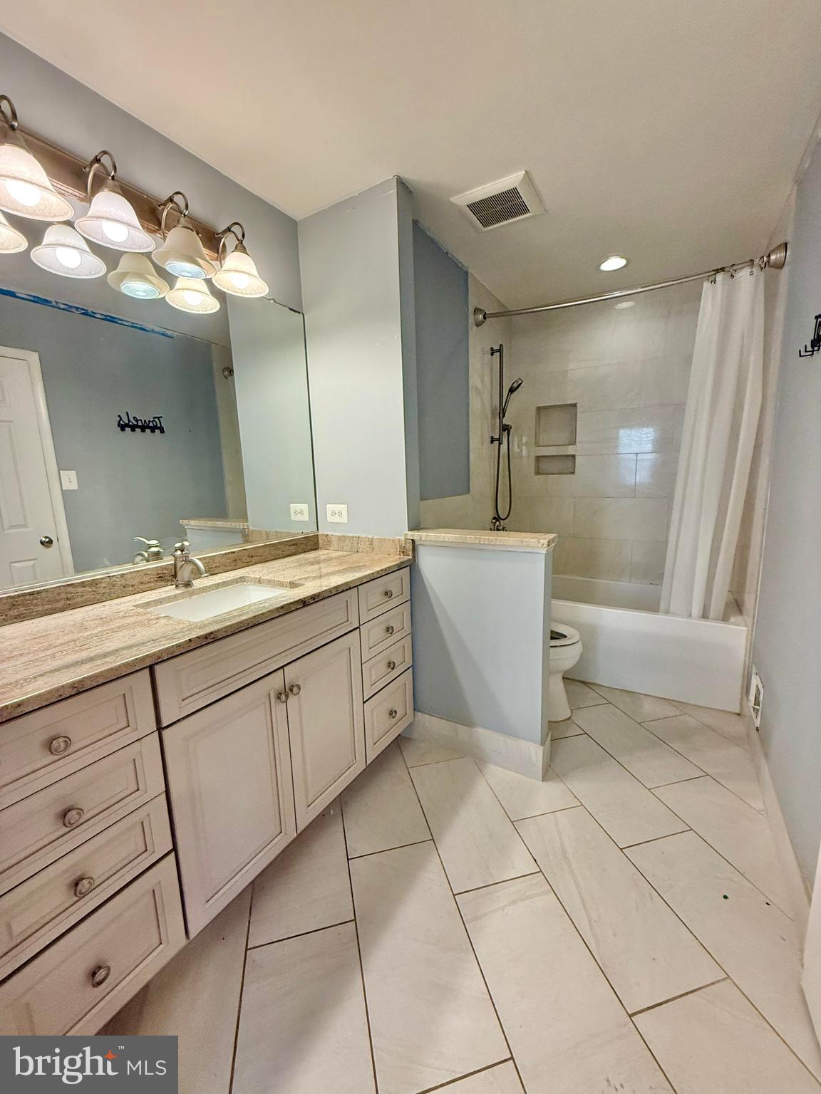 HUNTER VILLAGE - Residential Lease