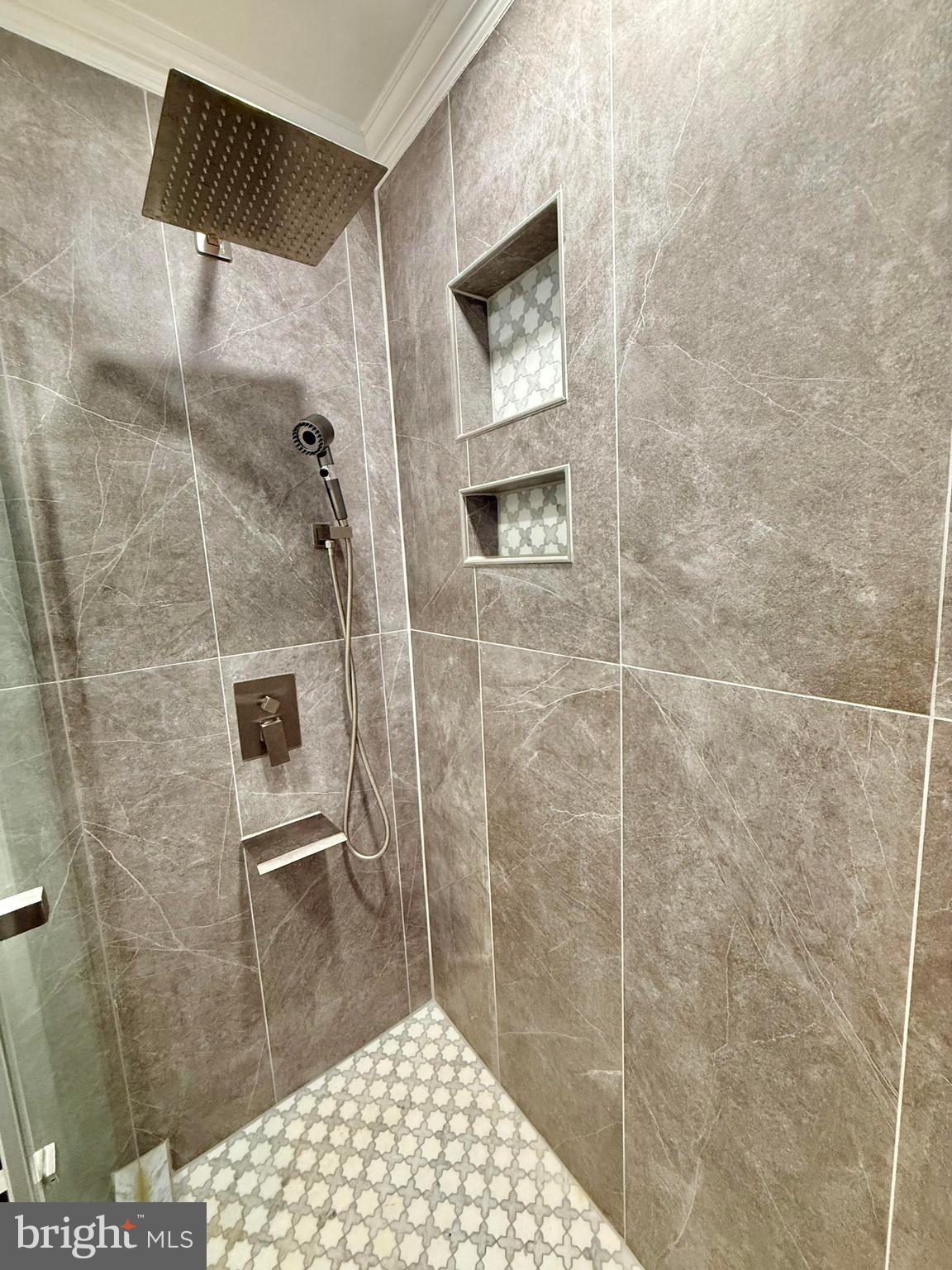 HUNTER VILLAGE - Residential Lease