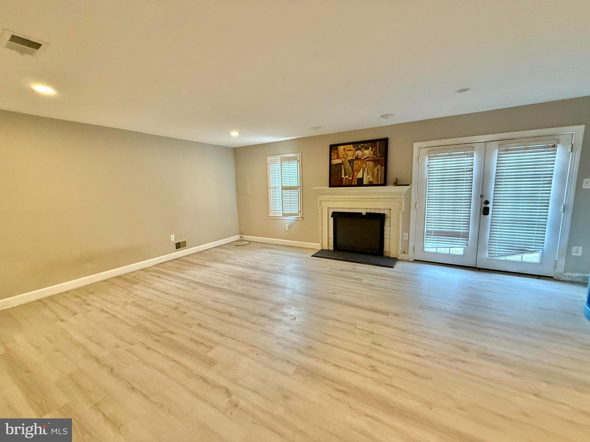 HUNTER VILLAGE - Residential Lease