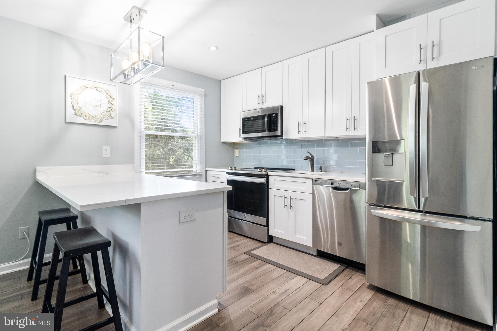 STRATHMEADE SQUARE - Residential