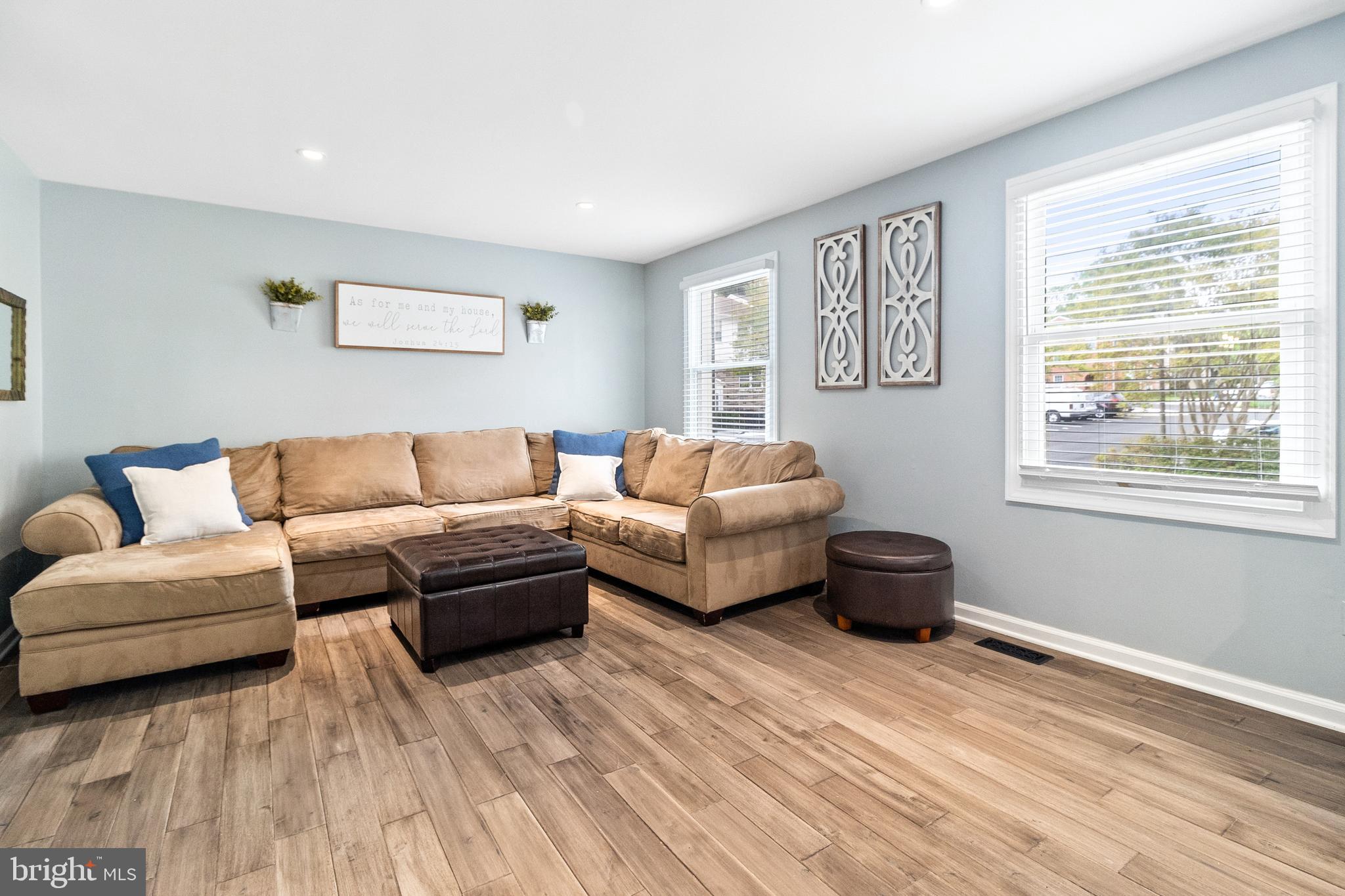 STRATHMEADE SQUARE - Residential