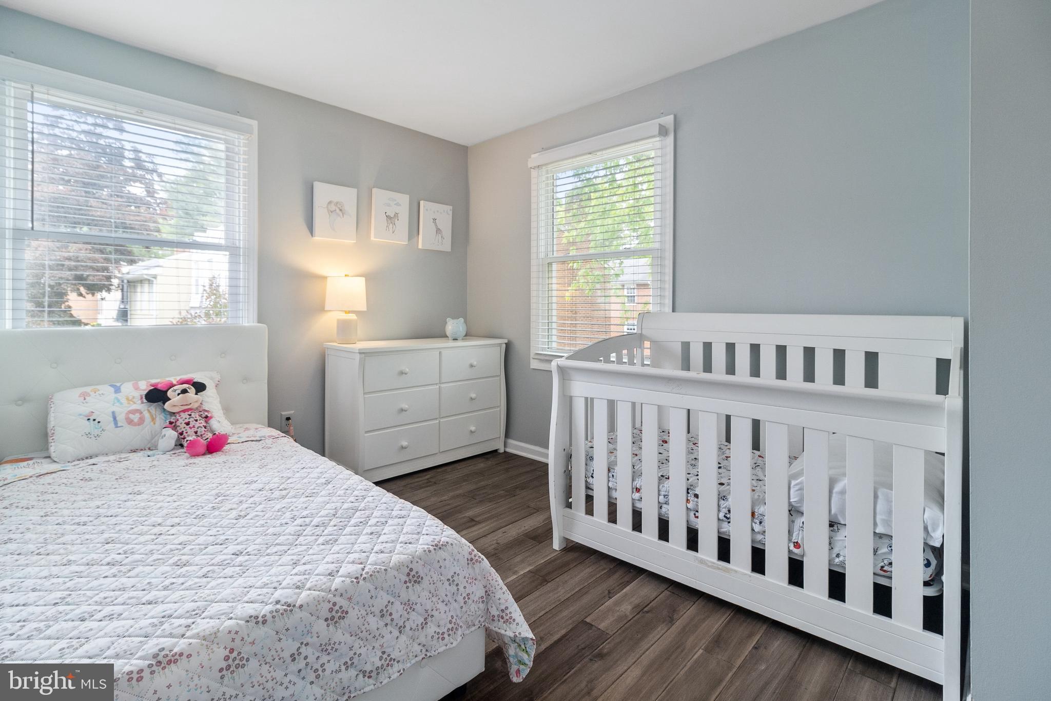 STRATHMEADE SQUARE - Residential