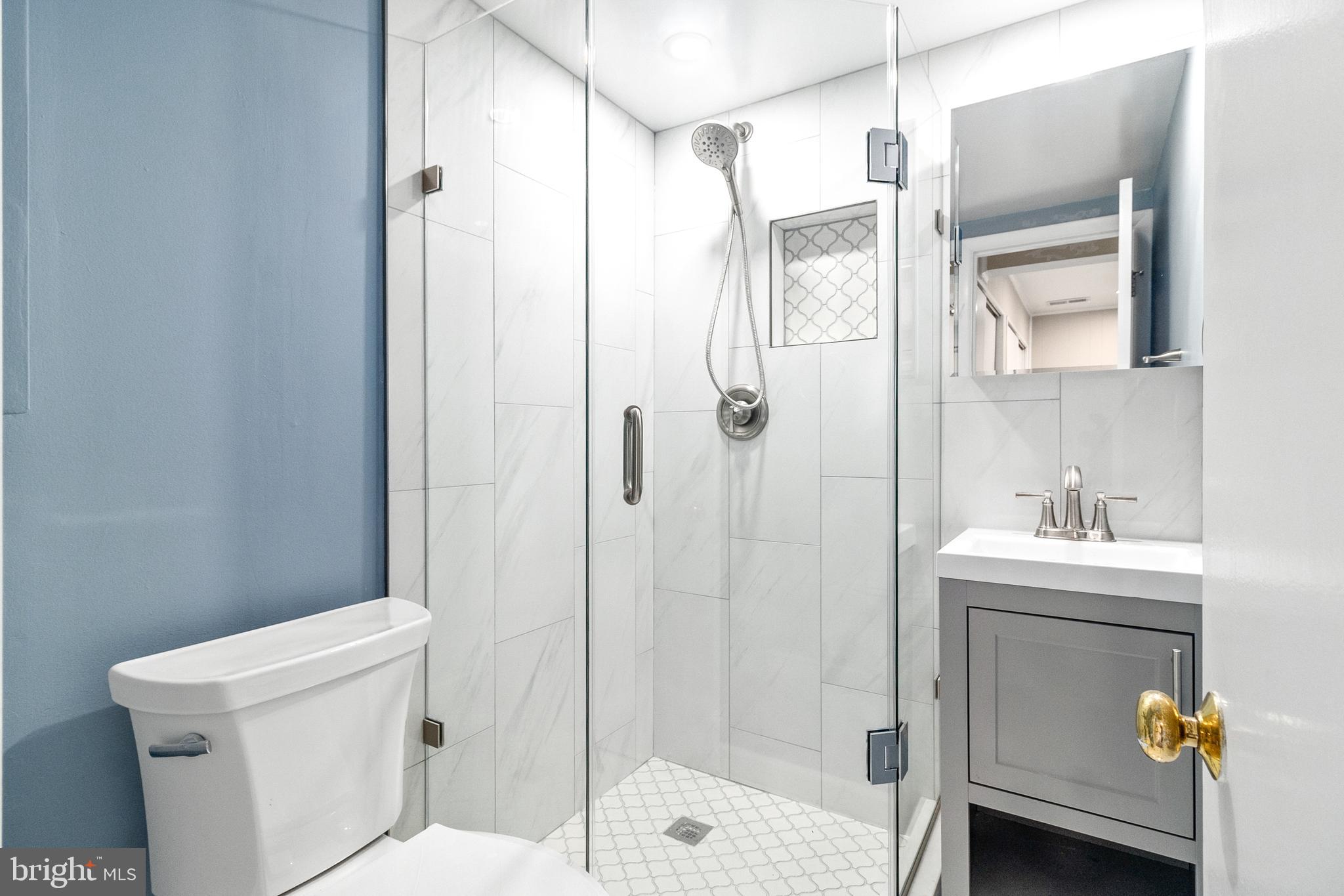 STRATHMEADE SQUARE - Residential