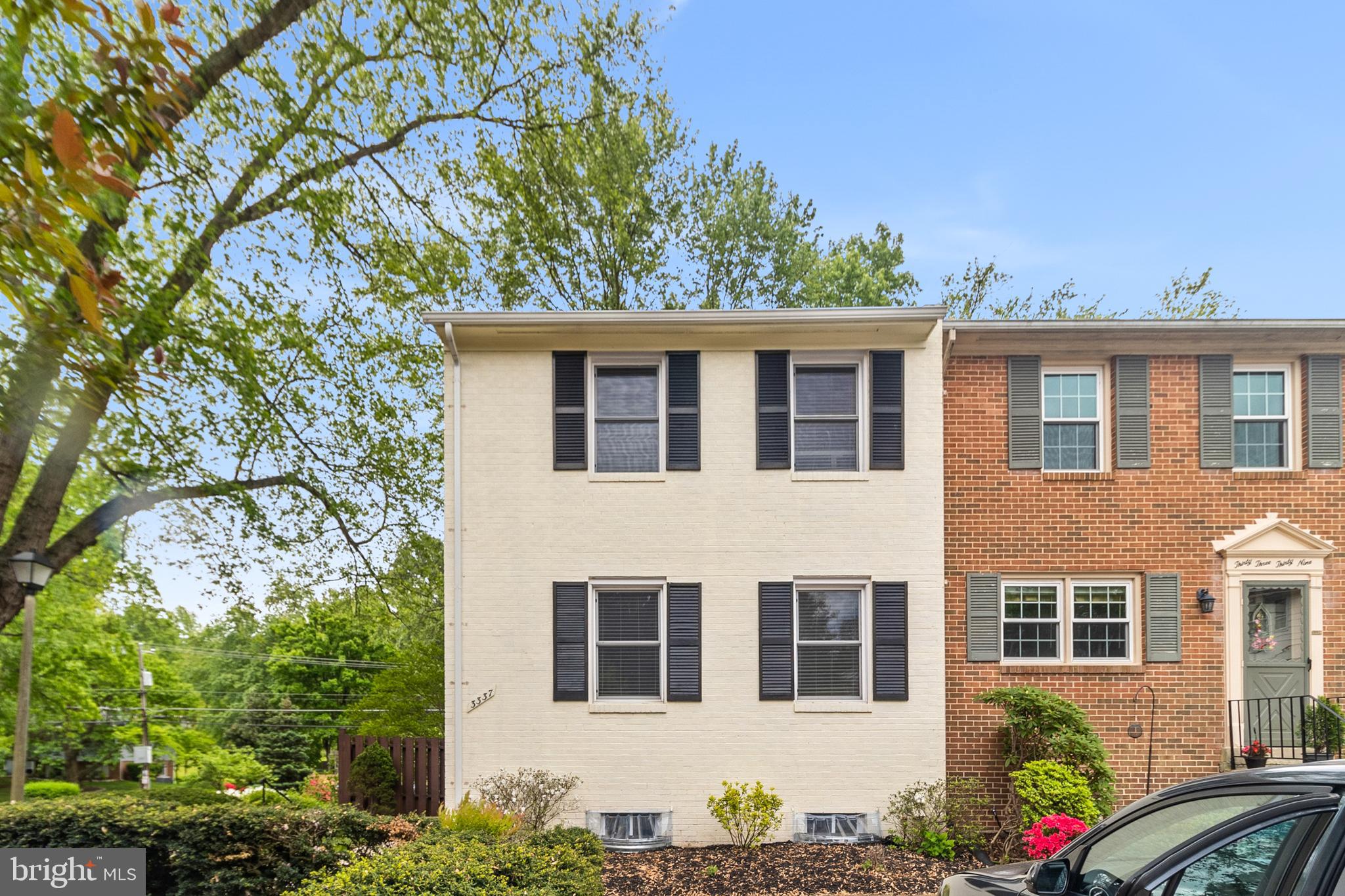 STRATHMEADE SQUARE - Residential