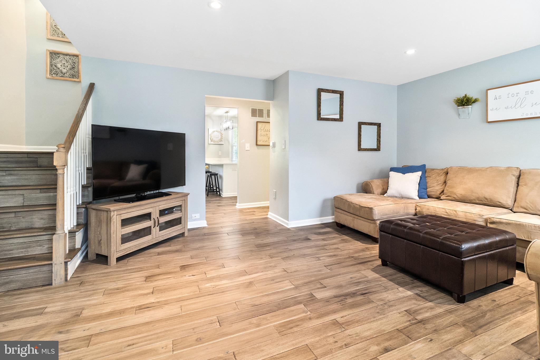 STRATHMEADE SQUARE - Residential