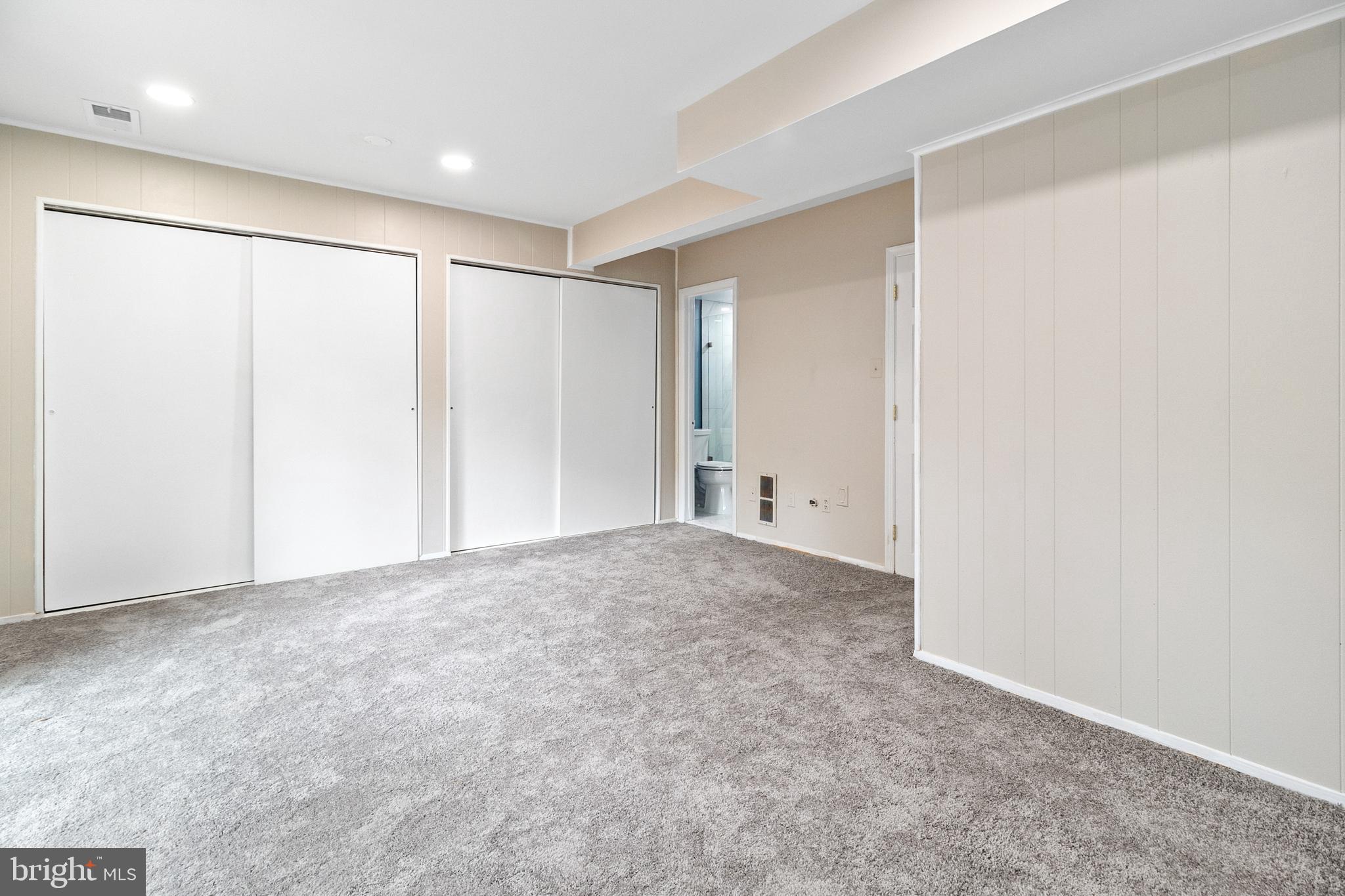 STRATHMEADE SQUARE - Residential