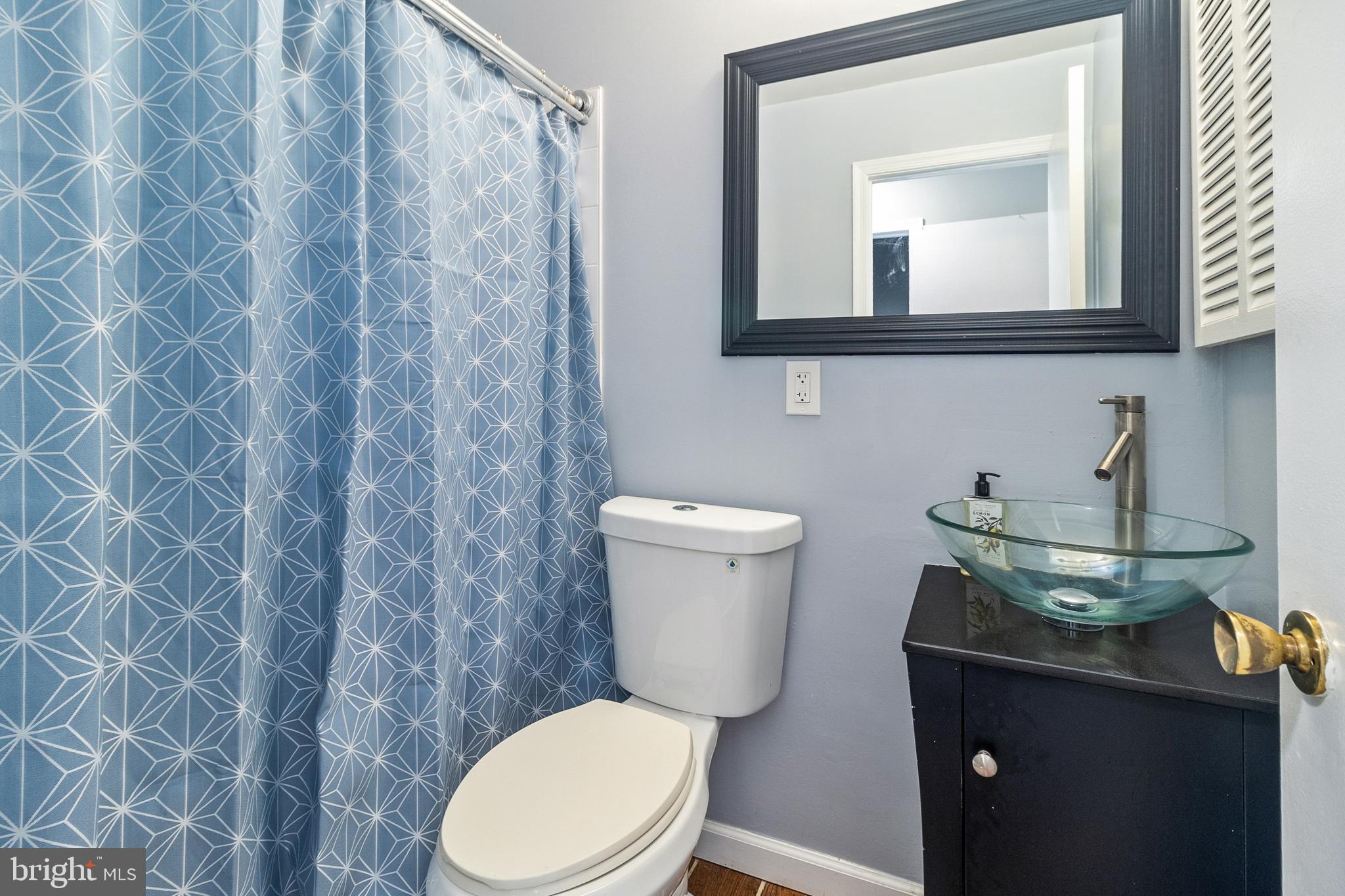 STRATHMEADE SQUARE - Residential