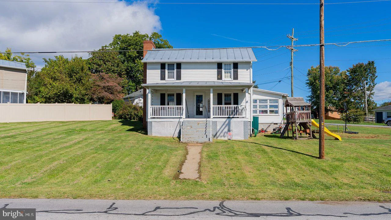 15 Luray Avenue