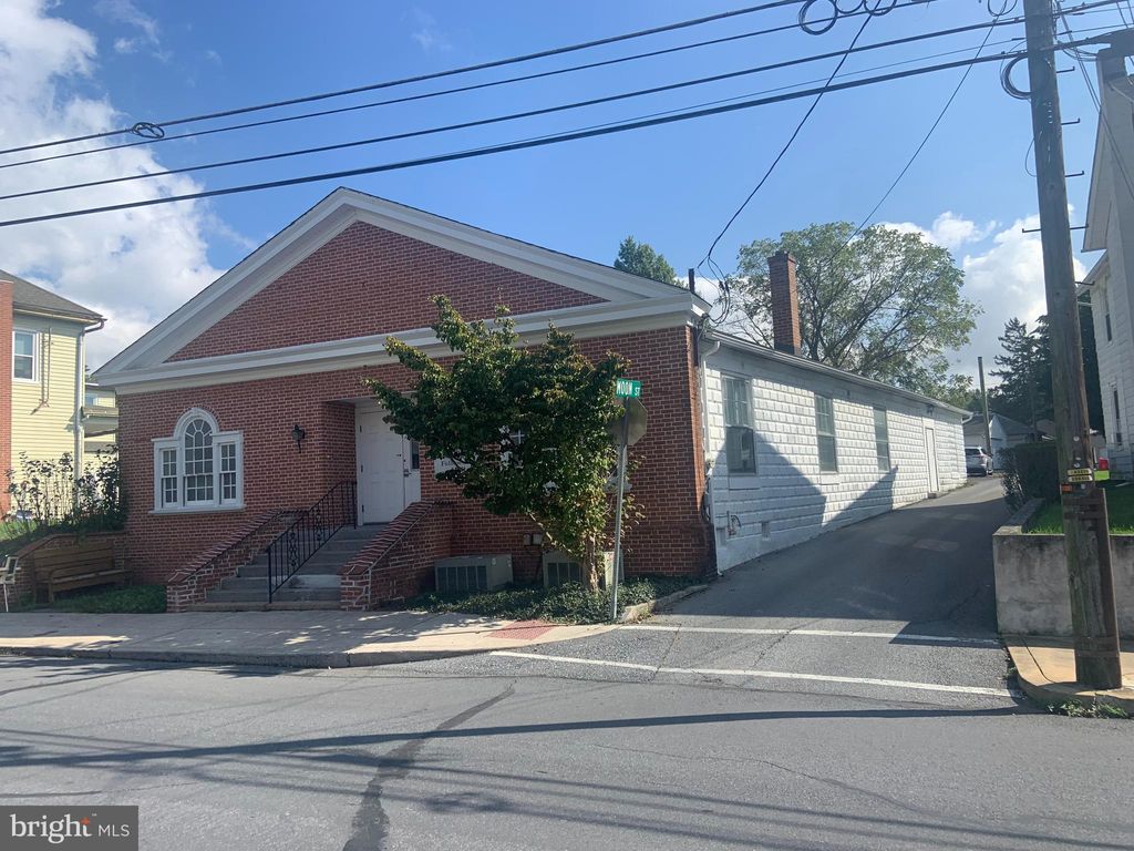 Photo of 19 S 9th Street, AKRON, PA 17501 (MLS # PALA2059046)