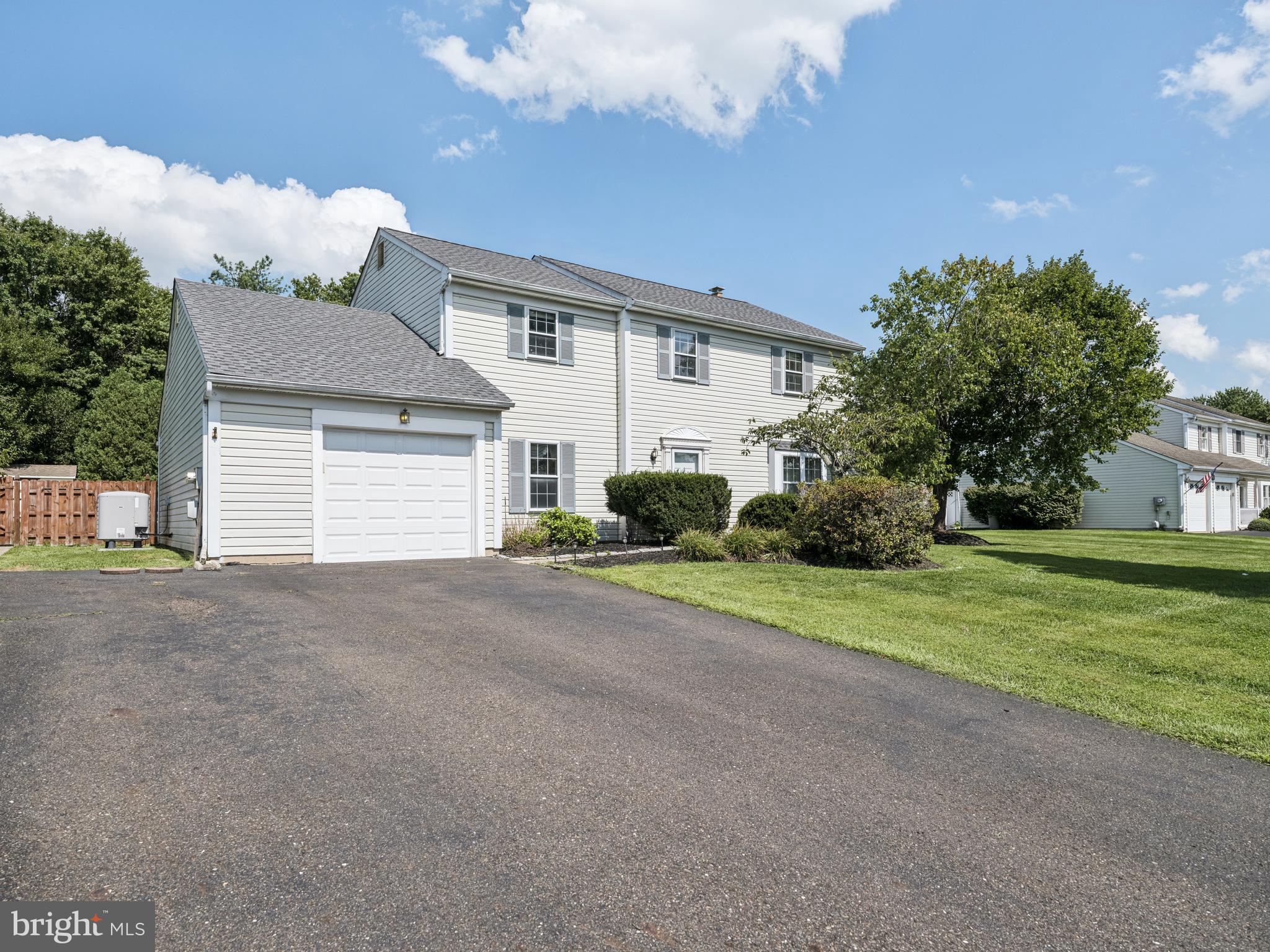 1561 MULBERRY CIRCLE