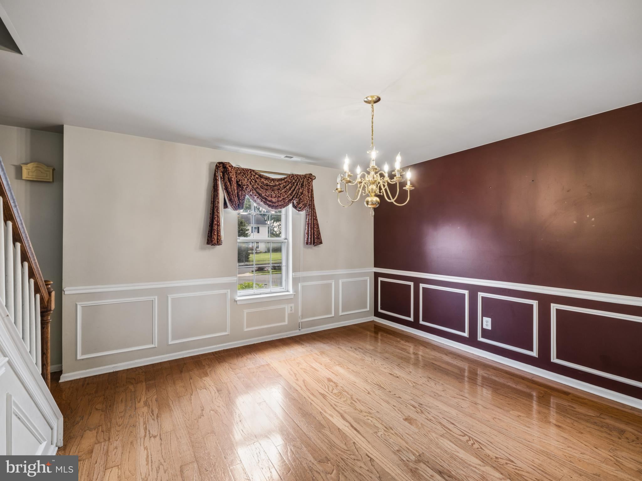 1561 MULBERRY CIRCLE