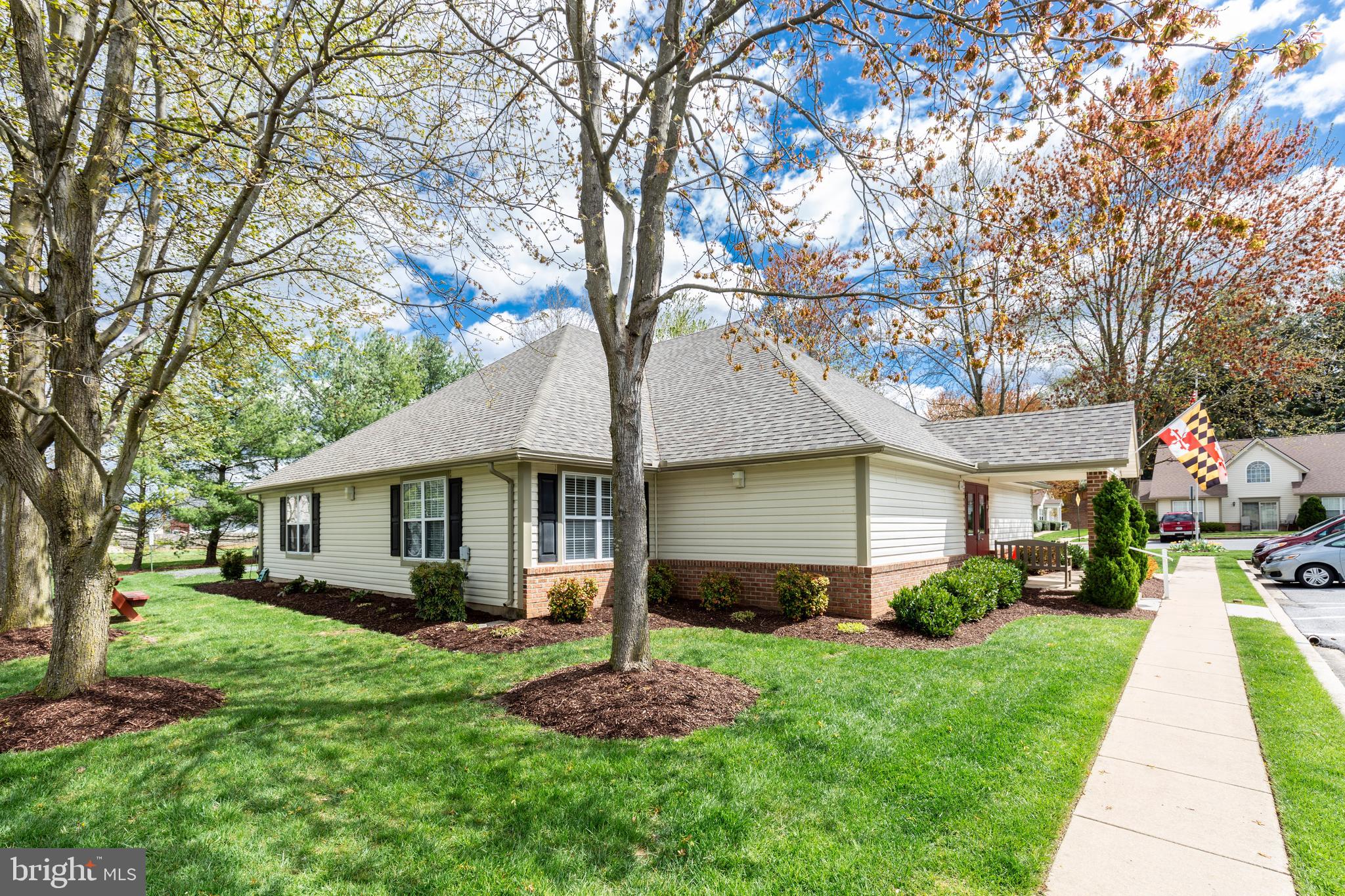 WINIFRED MANOR - Residential