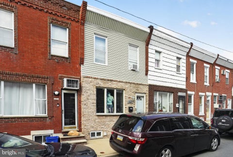 Townhouse For Sale - 945 Daly Street<br/> PHILADELPHIA, PA 19148