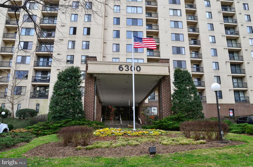 UTILITIES INCLUDED! Close to Metro, I-395 and the Pentagon! 11th Floor condo with balcony & a beautiful view. Spacious 1 BR/1BA w. lg. hall closet/den (could be small office), NEW Wood Floors & Paint, Updated Bath, New W/D combo, 1 garage parking spot. The building incl: gym, party room, out door pool, storage, convenience store, etc.. $2,500 CREDIT towards kitchen counters, grouting, etc..