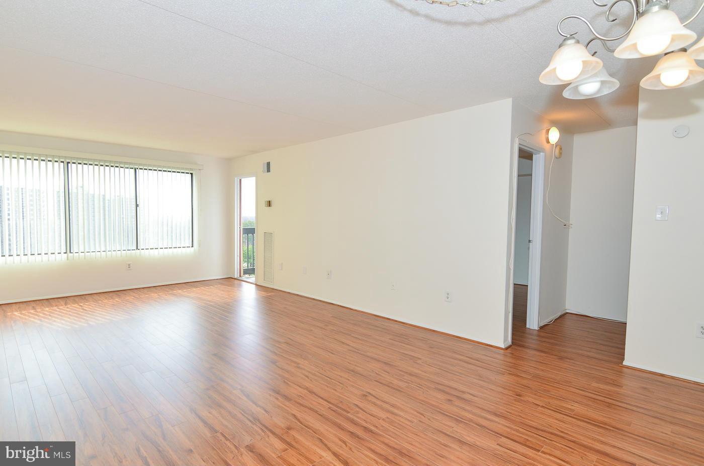 SENTINEL OF LANDMARK - Residential