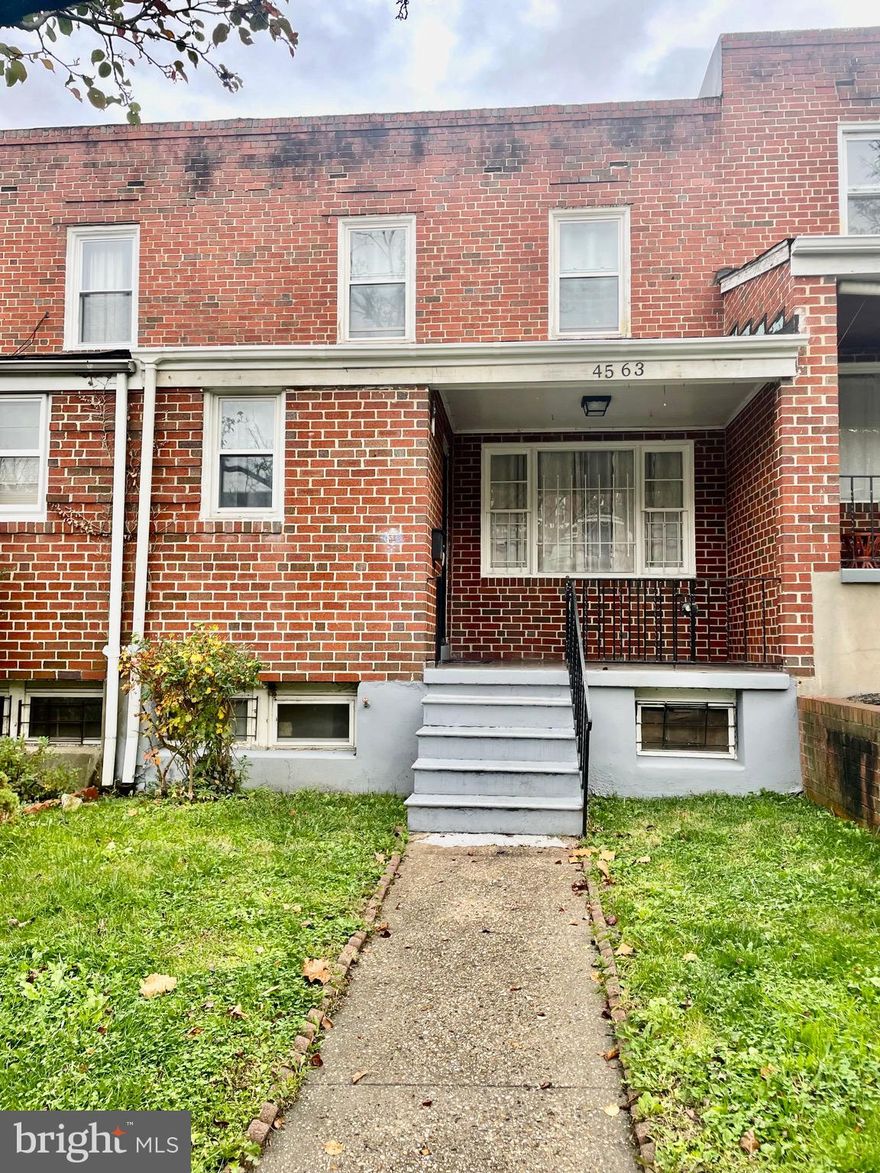 Revised Price! Beautiful, brick home. Newly updated and located in the quaint Greenspring community. 
3 bedrooms and 3 baths. New kitchen and baths. Stainless Steel Appliances, Freshly painted, Hardwood floors, and updated vinyl plank flooring. Finished lower level with laundry and half bath, complete with walkout to the fenced yard.  This newly renovated home is great for entertaining and perfect for commuting. HSA home warranty is included per agent remarks. Don't delay scheduling your appointment today!
Ask about available GRANT PROGRAMS !!!