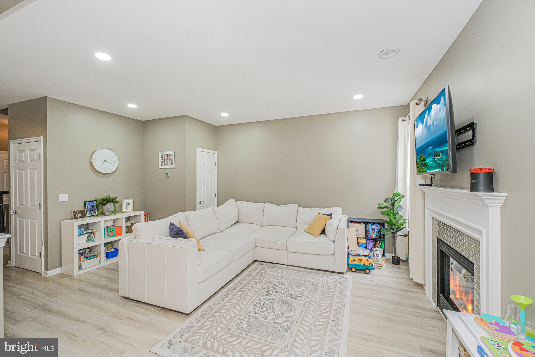 Property Search 10 THOREAU COURT