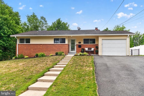 Photo of 4115 Duvawn Street, ALEXANDRIA, VA 22310 (MLS # VAFX2324322)