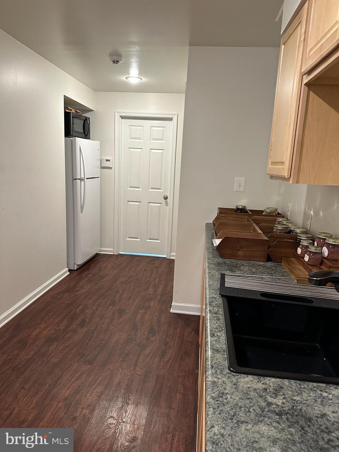 BARKER HILL - Residential Lease