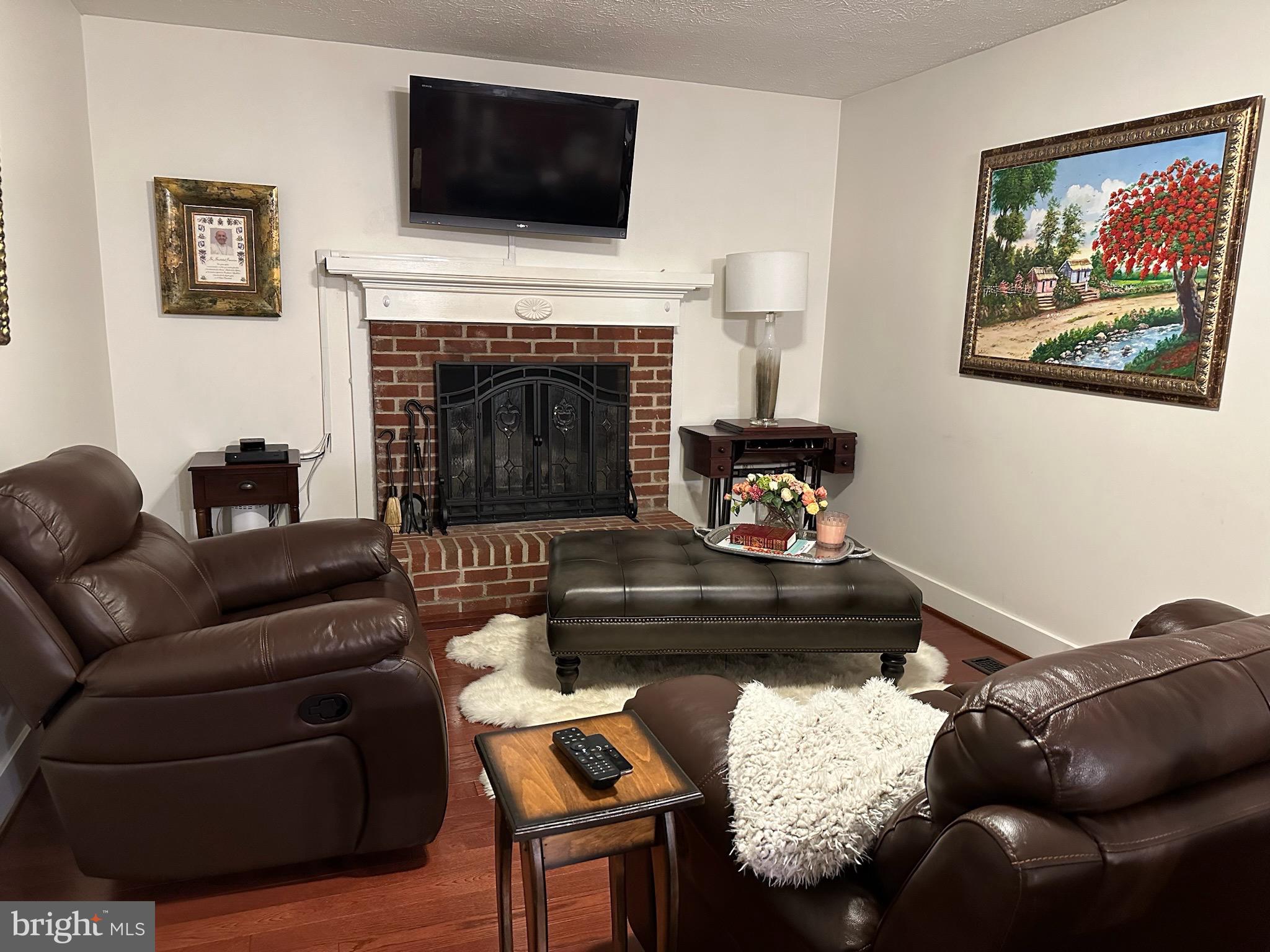 BARKER HILL - Residential Lease