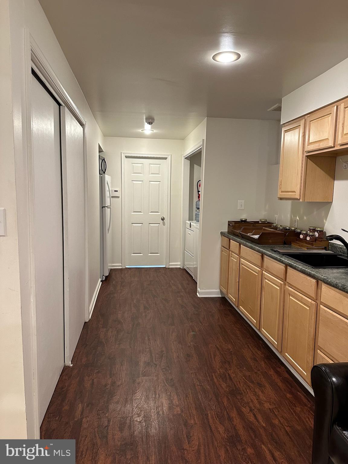 BARKER HILL - Residential Lease