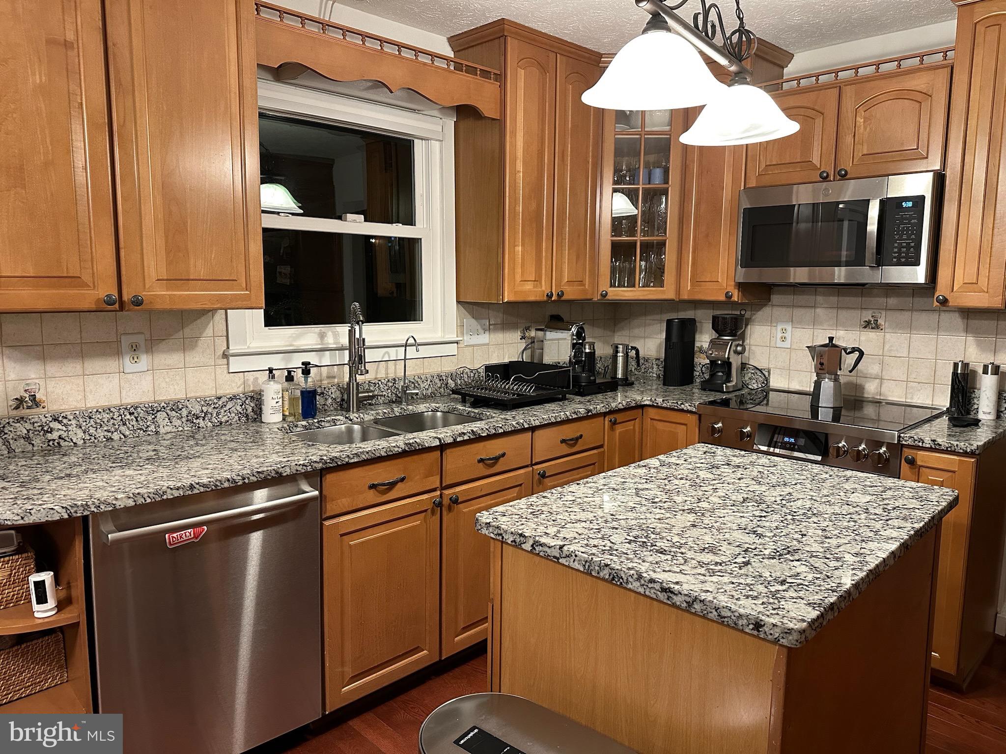 BARKER HILL - Residential Lease