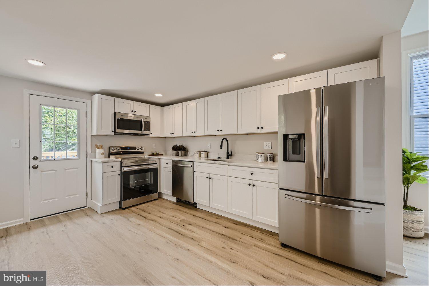 LAURAVILLE HISTORIC DISTRICT - Residential