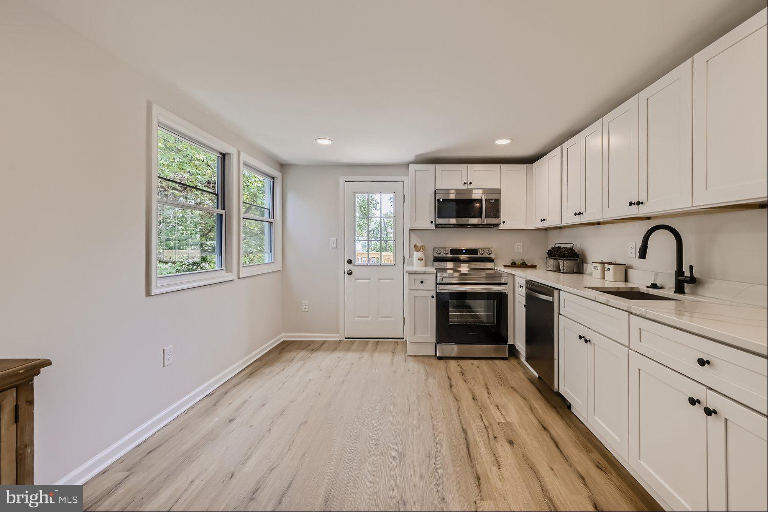 LAURAVILLE HISTORIC DISTRICT - Residential