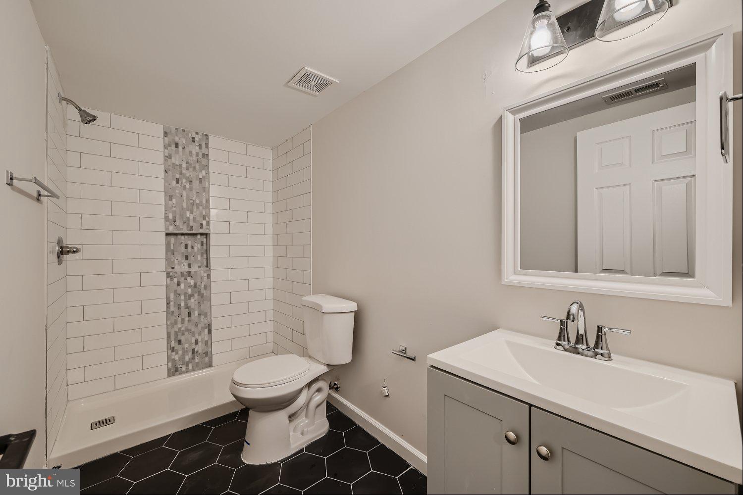 LAURAVILLE HISTORIC DISTRICT - Residential