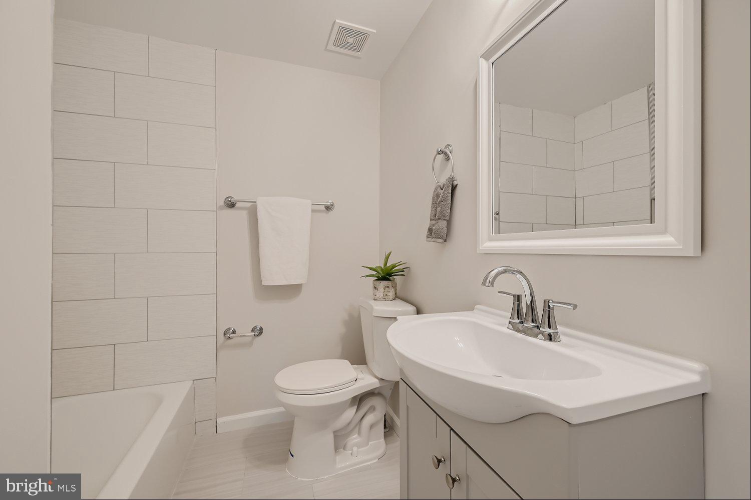 LAURAVILLE HISTORIC DISTRICT - Residential