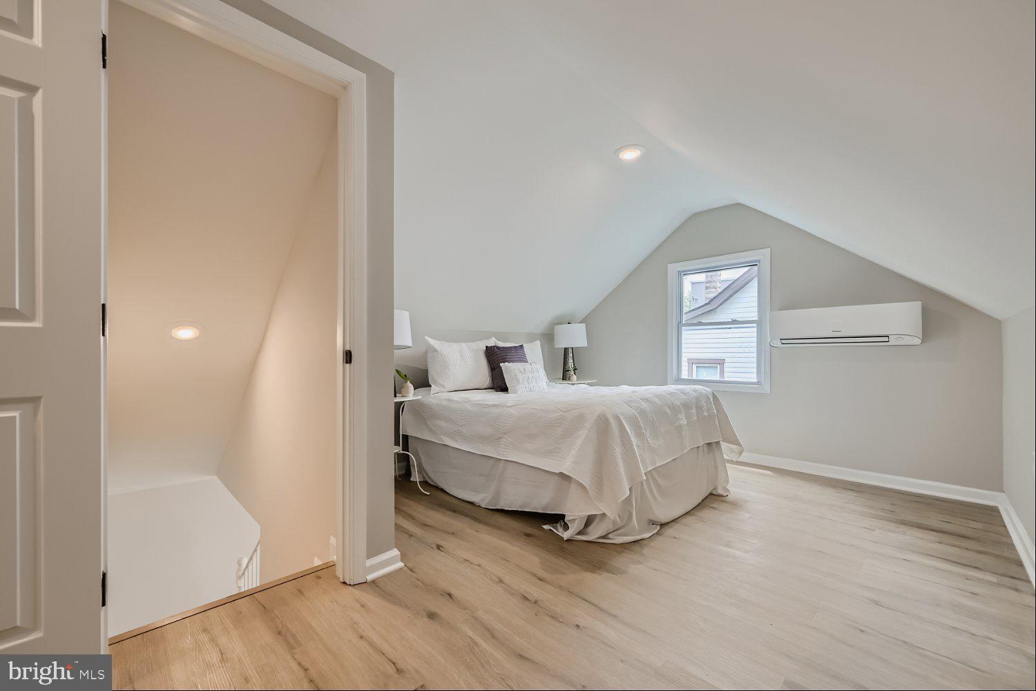 LAURAVILLE HISTORIC DISTRICT - Residential