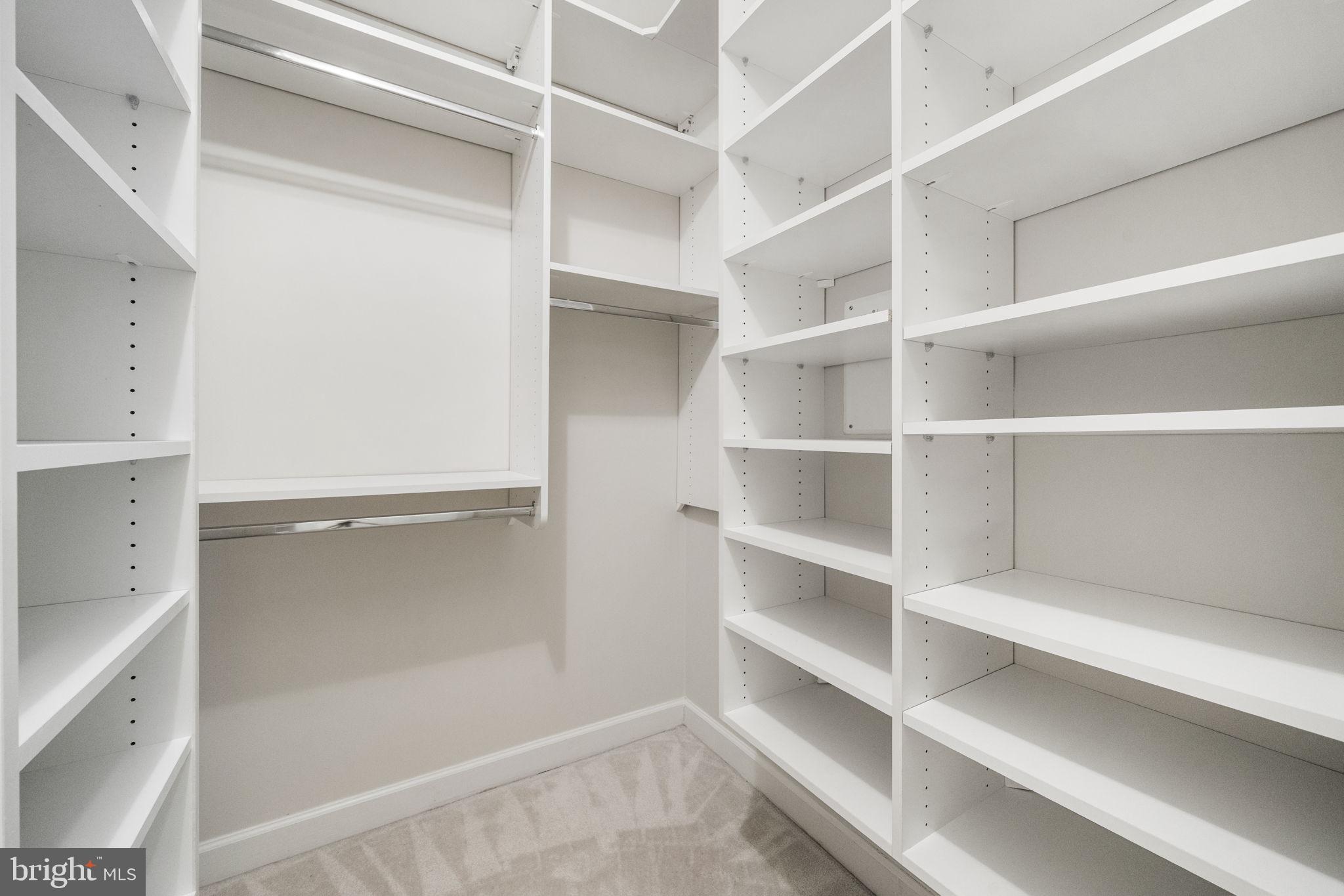 HIDDENBROOK - Residential