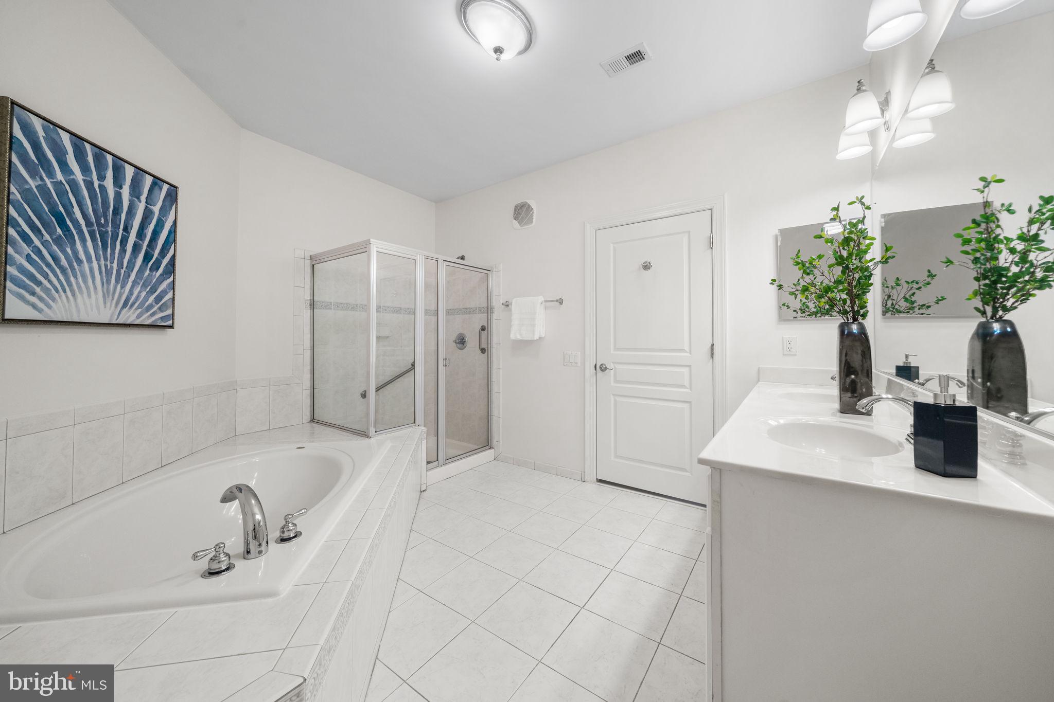 HIDDENBROOK - Residential