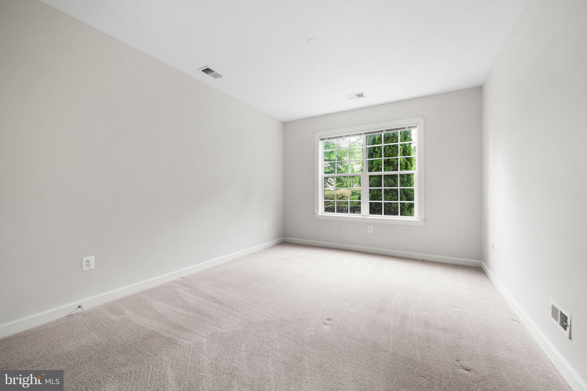 HIDDENBROOK - Residential