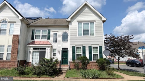 Townhouse For Rent - 20965 Kittanning Lane<br/> ASHBURN, VA 20147