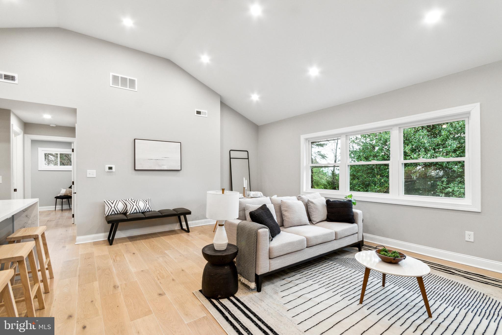 405 MEADOWHURST LANE