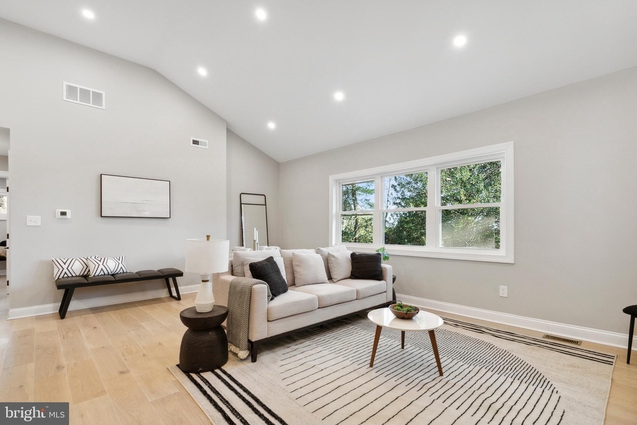 405 MEADOWHURST LANE