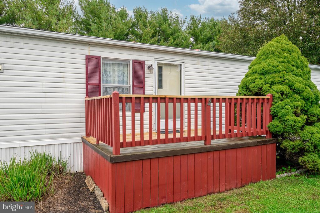 Photo of 207 SUNNINGDALE CT N, LANCASTER, PA 17603 (MLS # PALA2033800)