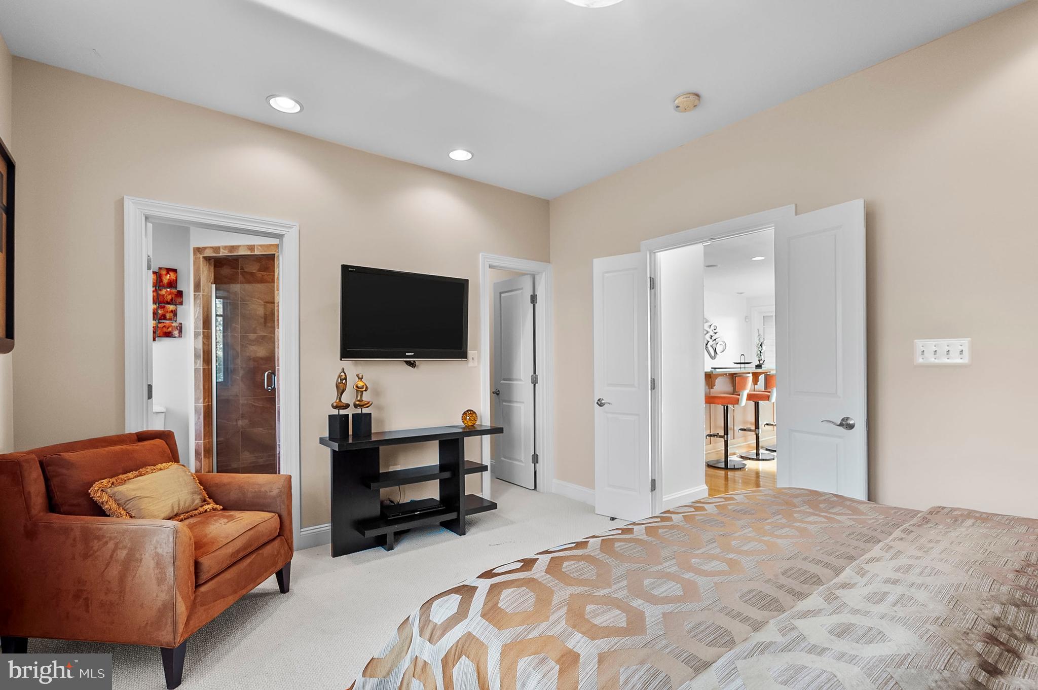 NARROWS POINTE - Residential