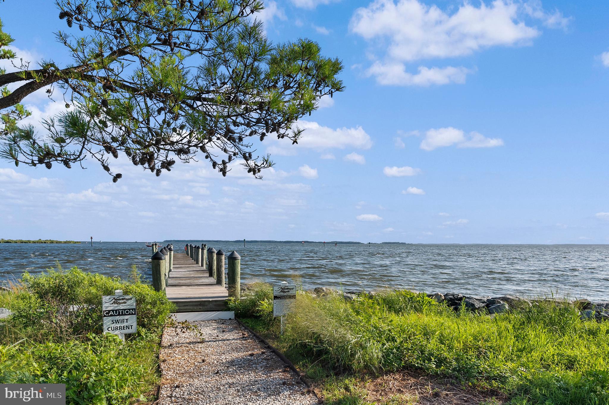 NARROWS POINTE - Residential