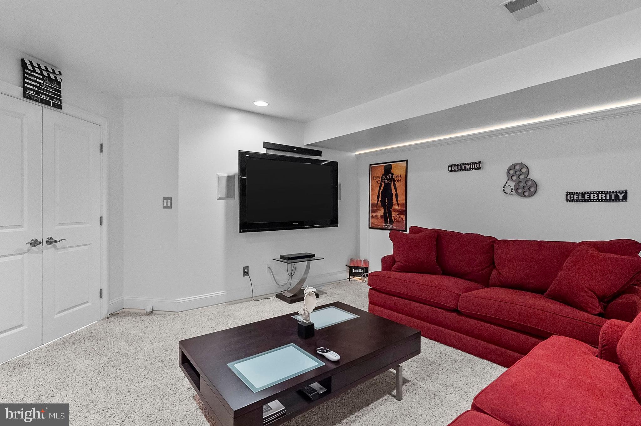 NARROWS POINTE - Residential