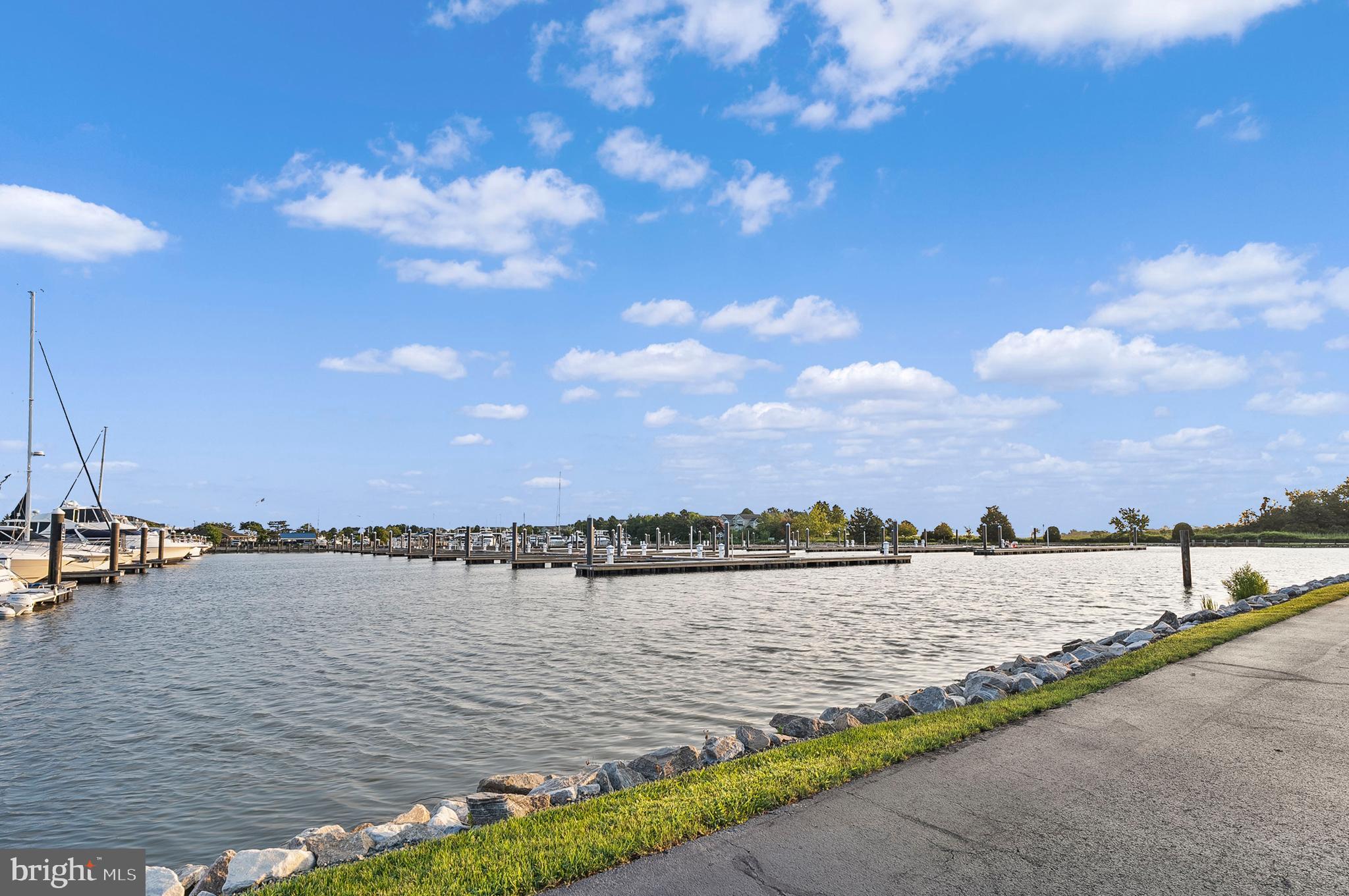426 NARROWS POINTE DRIVE